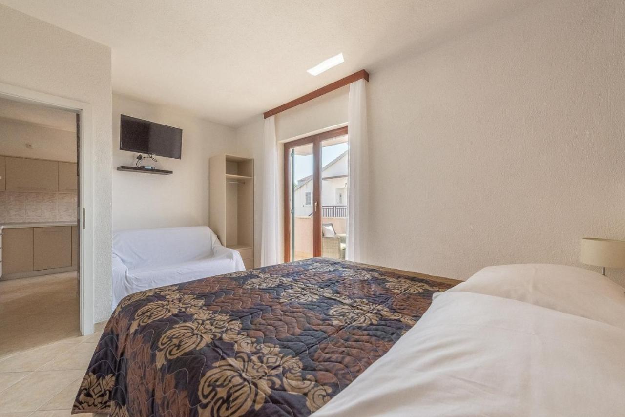 Apartments Ivana-Mira Okrug Gornji Luaran gambar