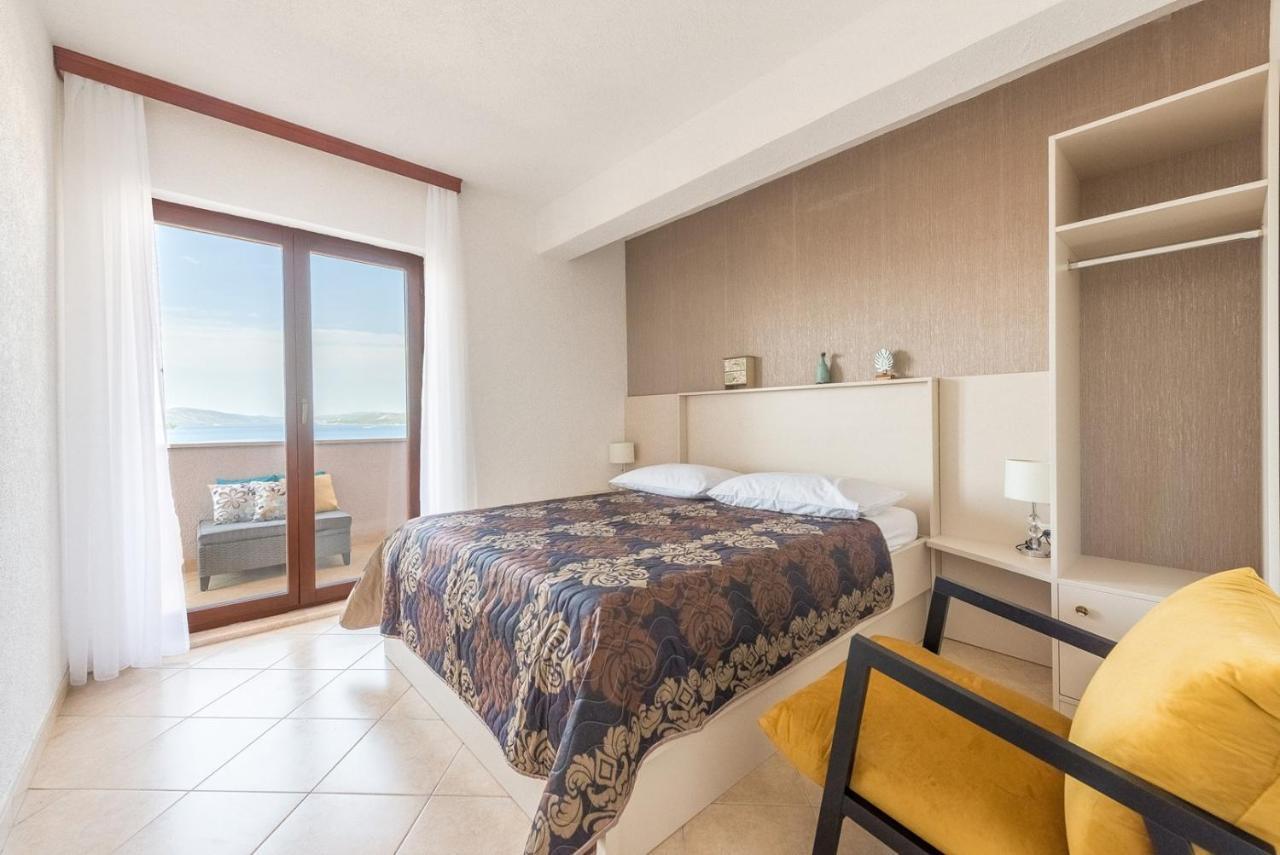 Apartments Ivana-Mira Okrug Gornji Luaran gambar