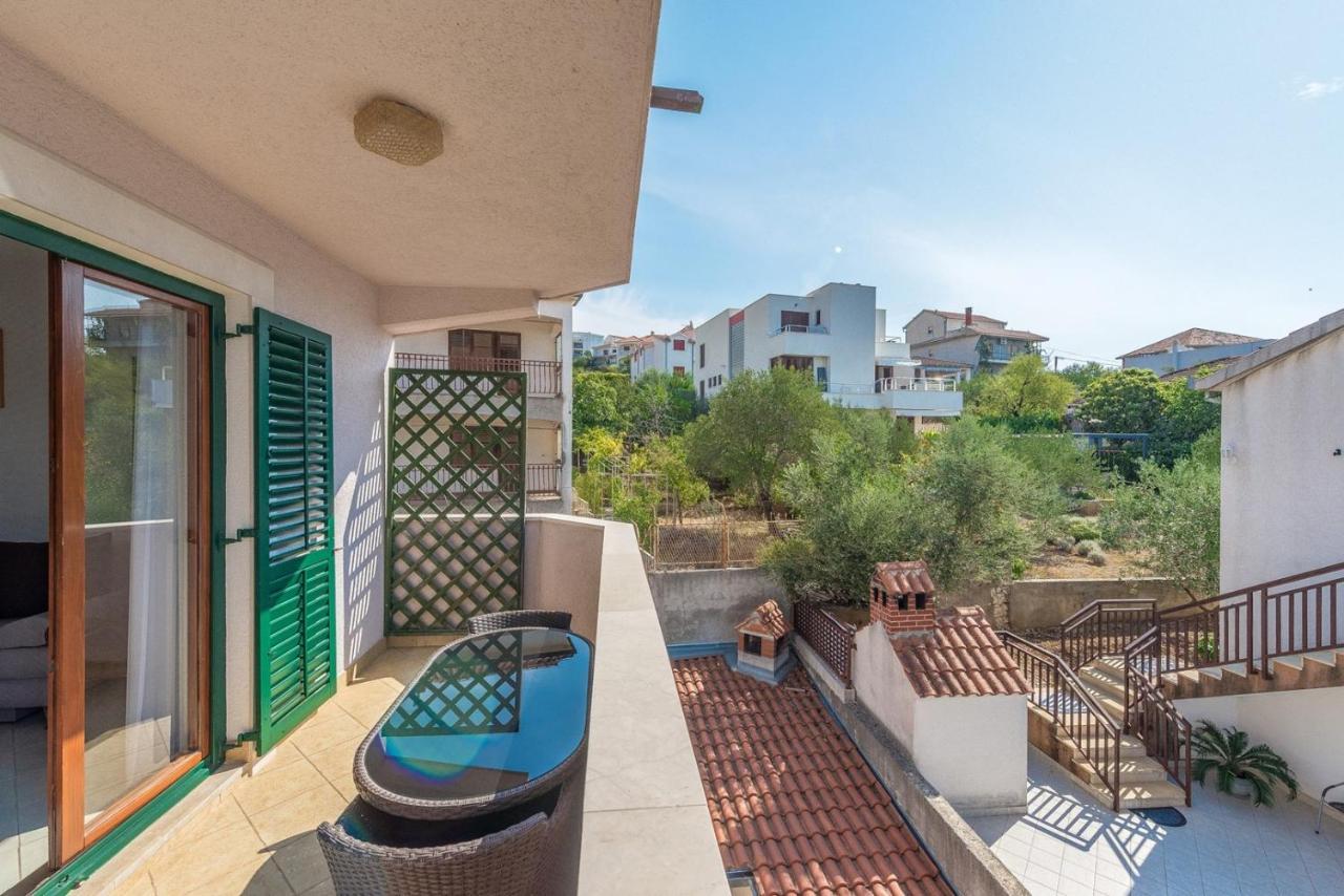 Apartments Ivana-Mira Okrug Gornji Luaran gambar