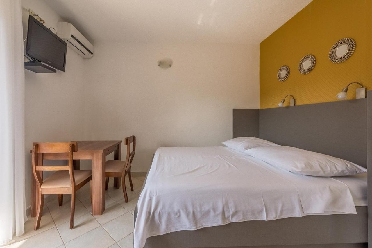Apartments Ivana-Mira Okrug Gornji Luaran gambar
