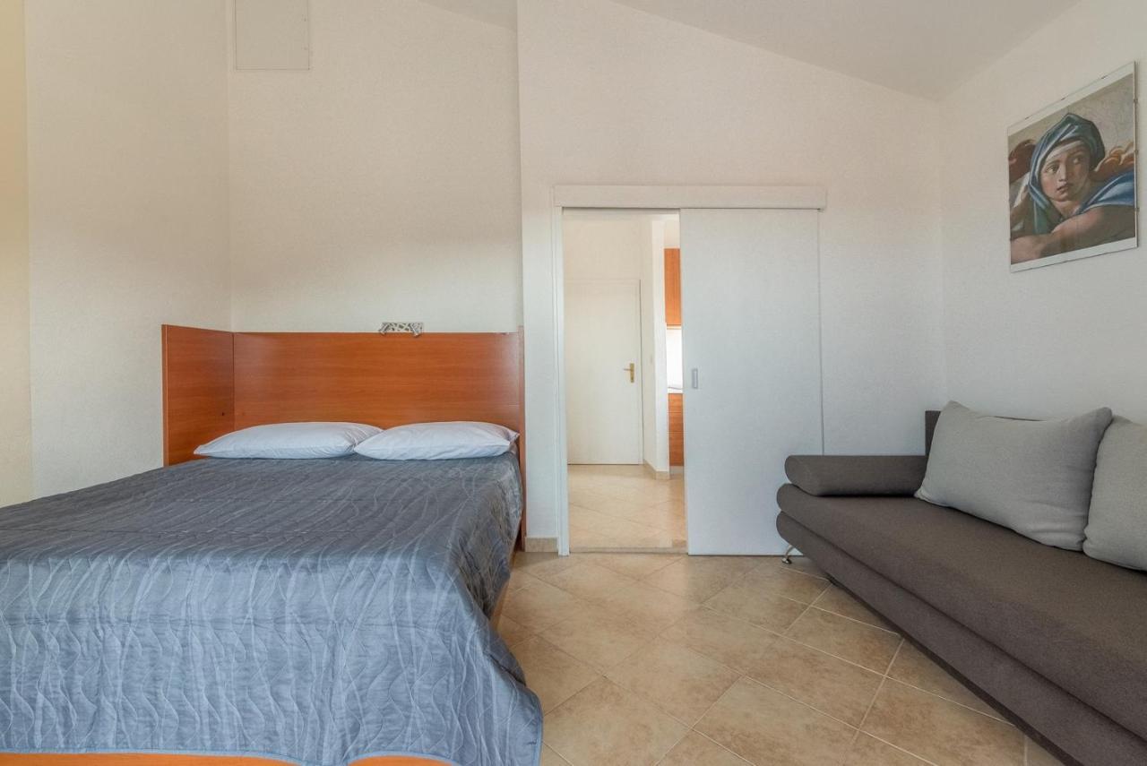 Apartments Ivana-Mira Okrug Gornji Luaran gambar