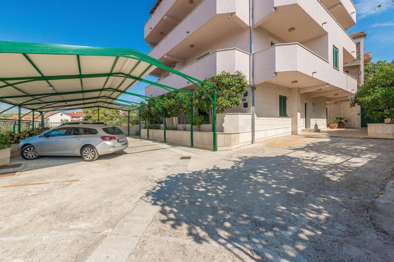 Apartments Ivana-Mira Okrug Gornji Luaran gambar